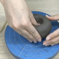 穴をあける